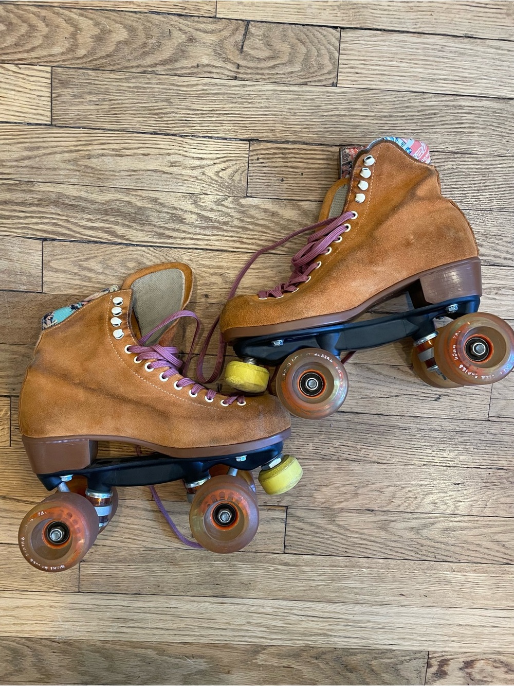 Orange Suede Moxi Lolly Quad Roller Skates Size 7 fits 8-8.5